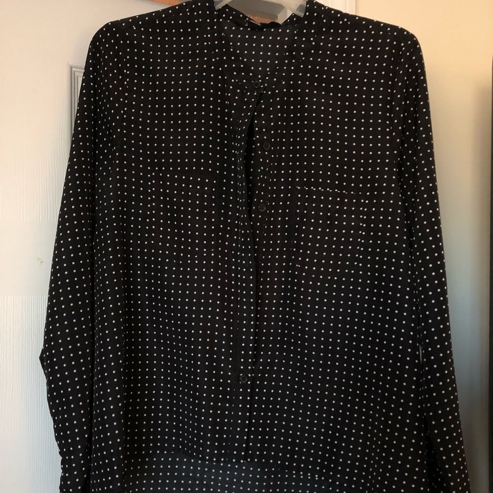 Black with white polka dot/ high-low shirt